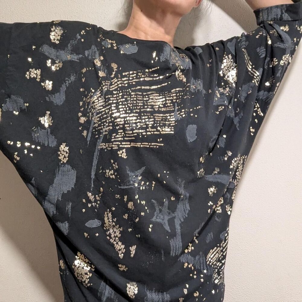 Vintage 80s Women's Black and Gold Batwings Top EUC